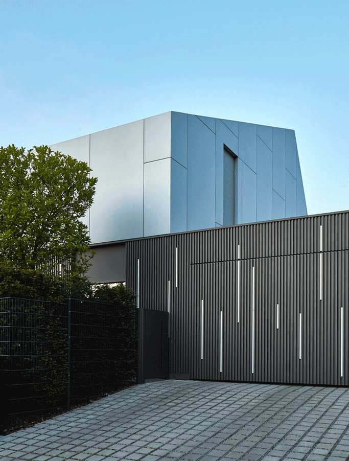 Find out more about Renson's linius and linarte aluminum cladding product range.